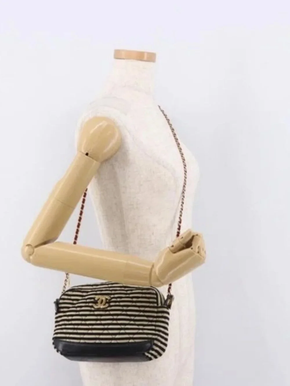 CHANEL Matelasse Chain Shoulder Bag Canvas Beige Gold CC Auth 185766